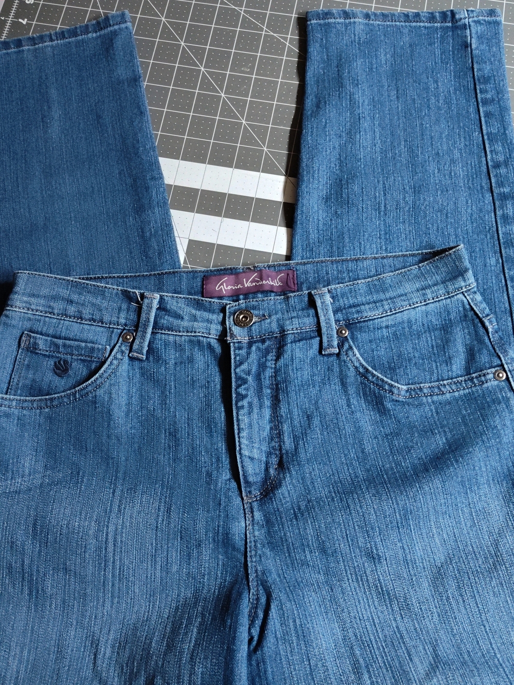 Gloria Vanderbilt Women's  Classic Blue Denim Jeans Size 8